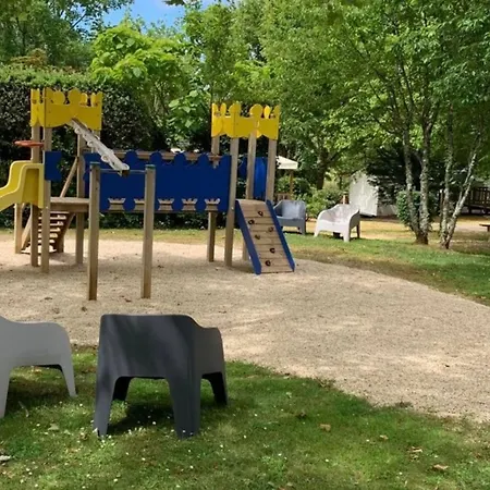 Mobil 27m² Avec Terrasse - 5 Personnes - Api-1-52-308 Kemping *