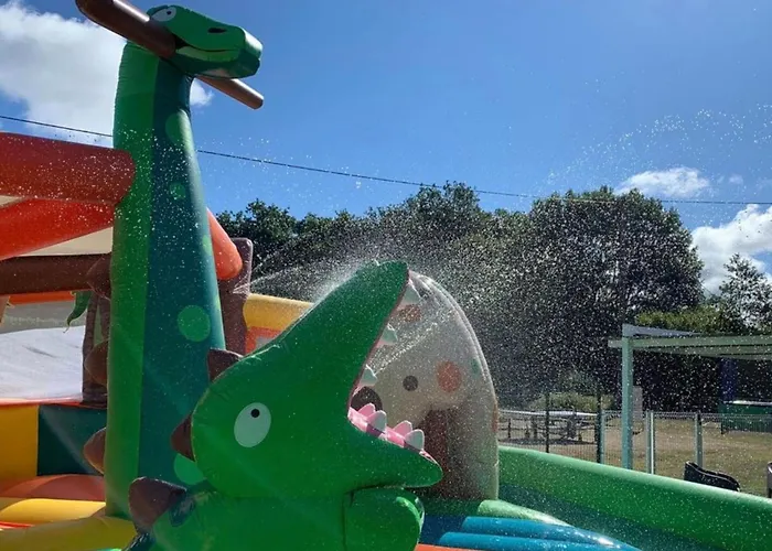 Mobil 27m² Avec Terrasse - 5 Personnes - Api-1-52-308 Kemping *